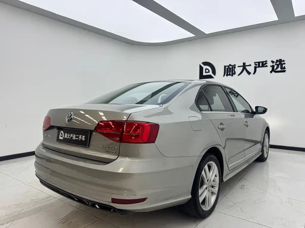 Volkswagen Sagitar 2018
