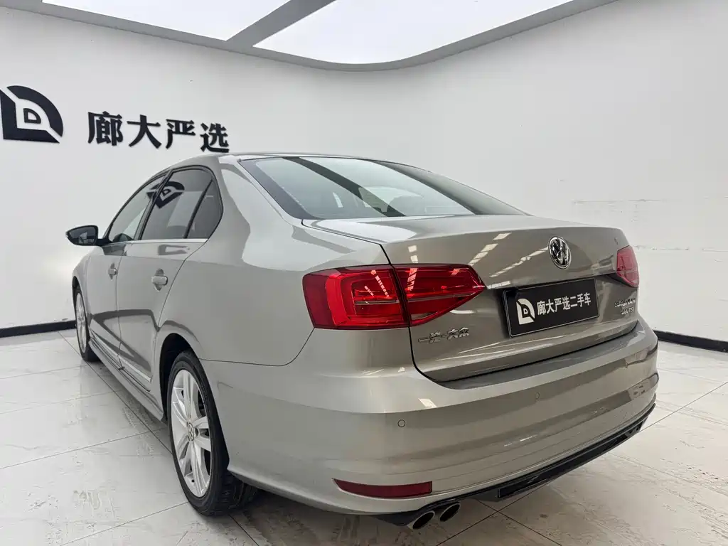 Volkswagen Sagitar 2018