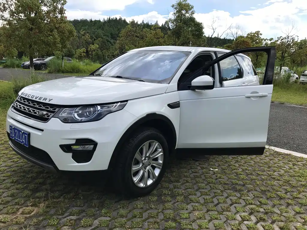 Land Rover Discovery Sport 2017 — фото 1