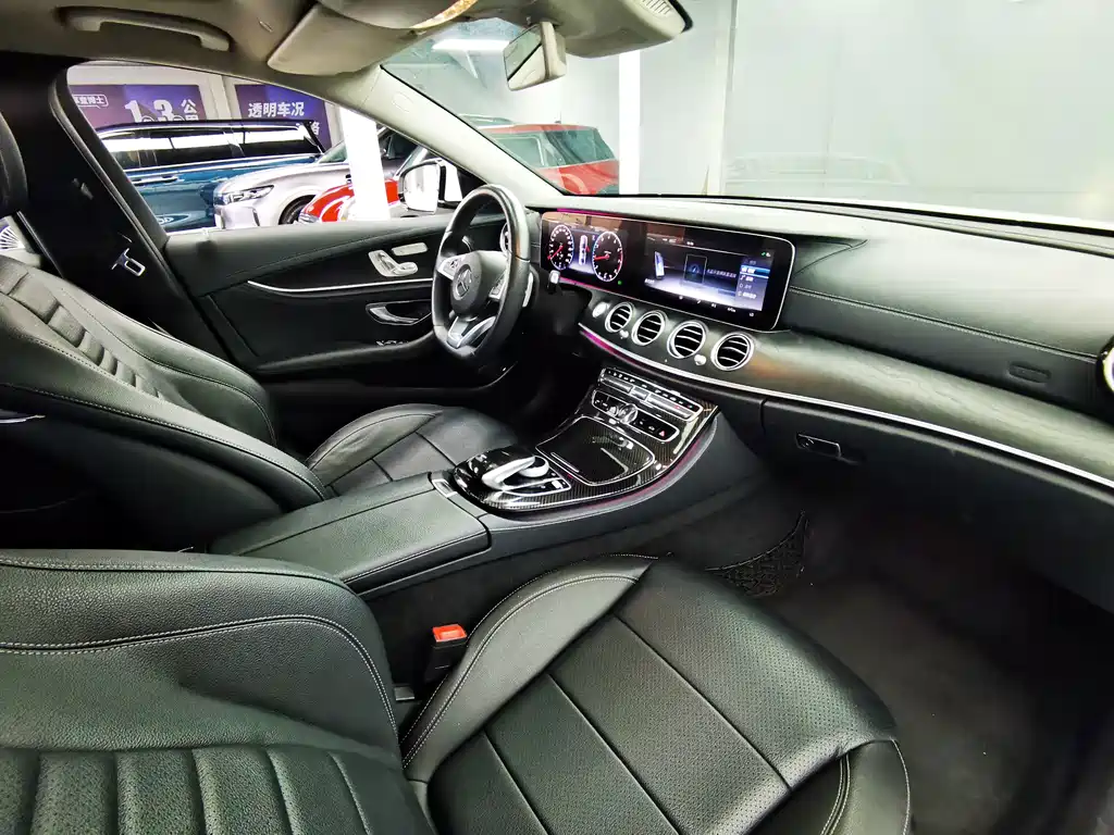 Mercedes-Benz E-Class 2017 — фото 18