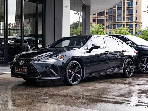 Lexus ES 2024