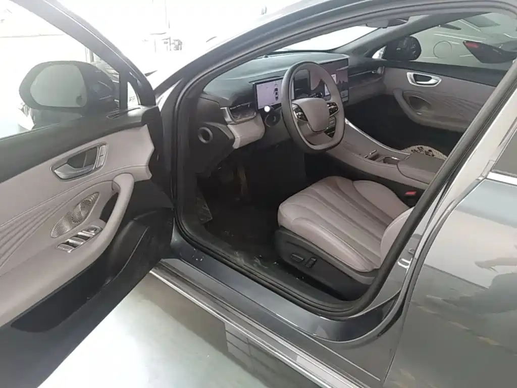 Roewe M7 DMH 2026 — фото 12