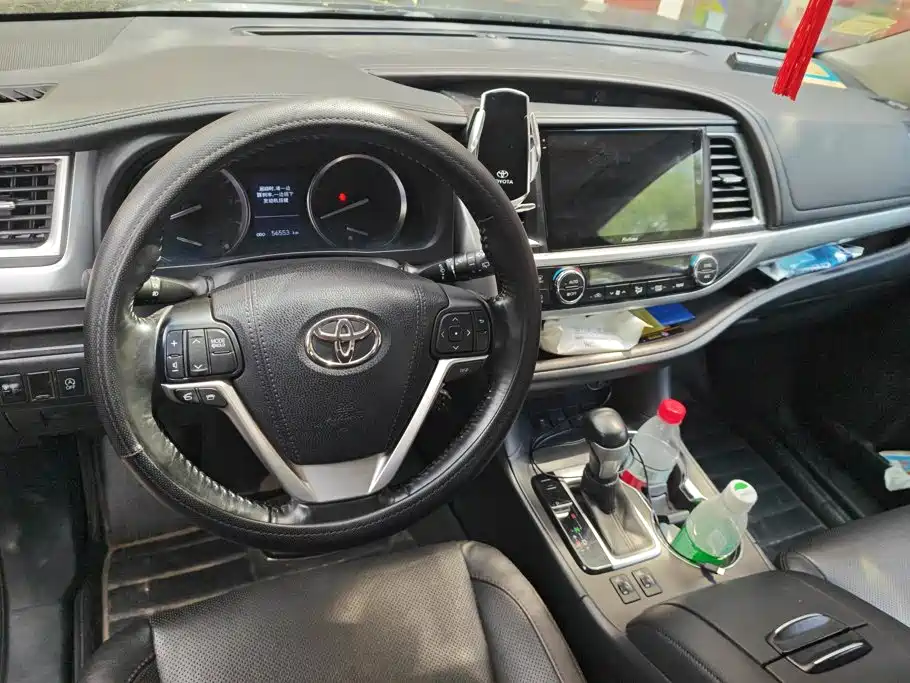 Toyota Highlander 2017 — фото 12