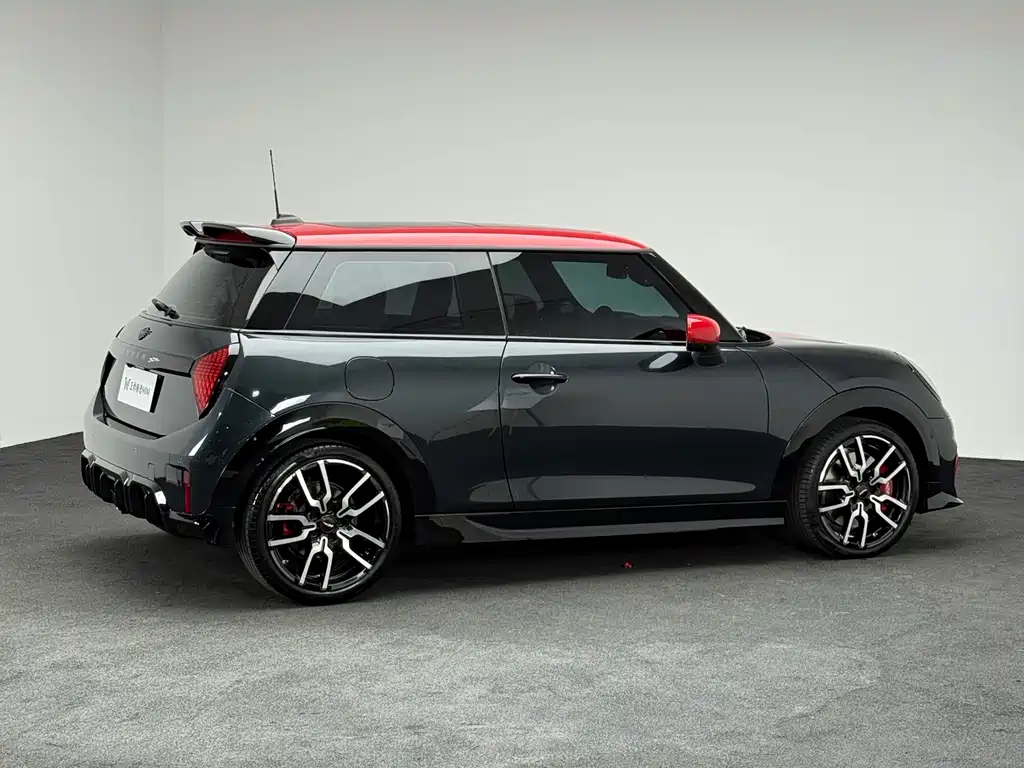 MINI JCW 2025 — фото 27