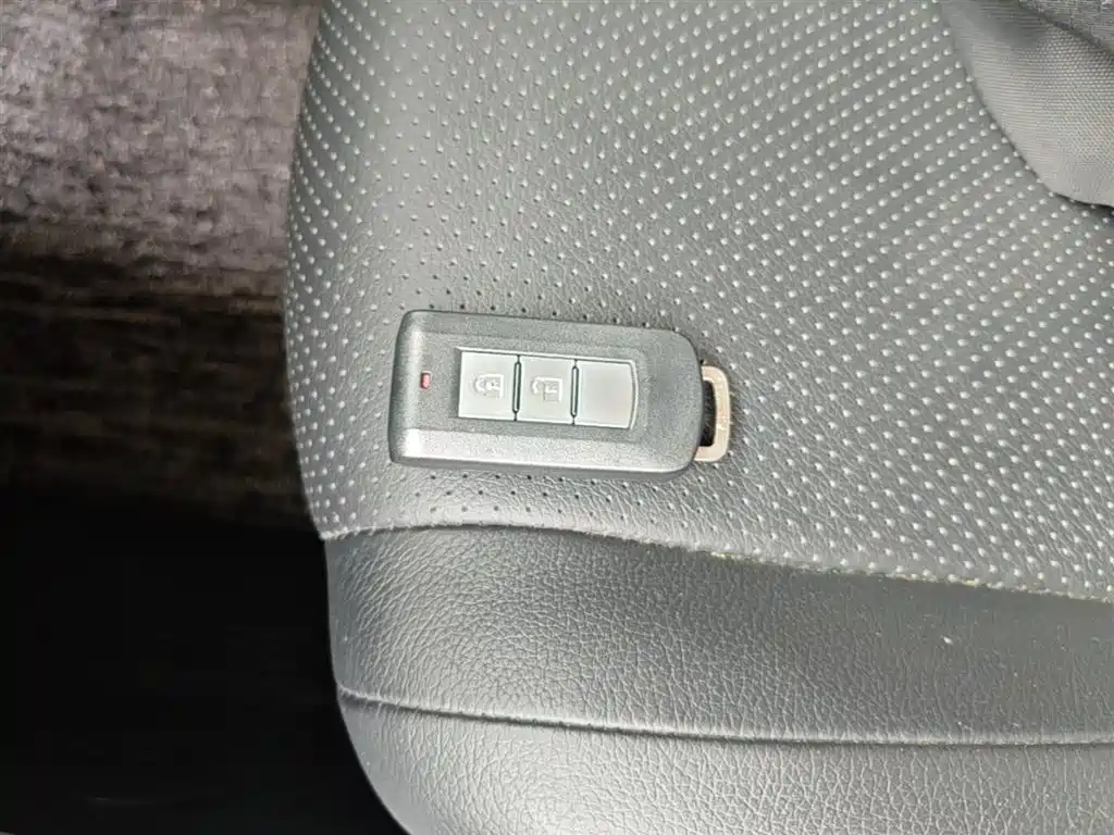 Mitsubishi Outlander 2018 — фото 9