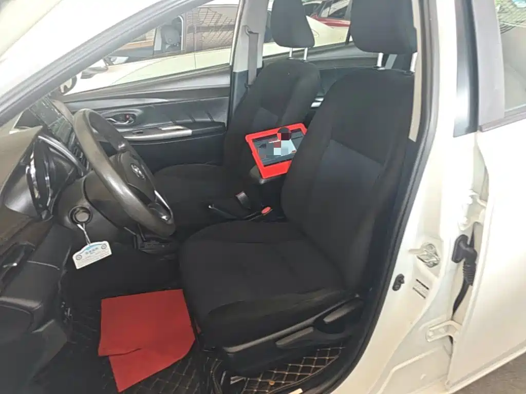 Toyota Yaris L 2016 — фото 15