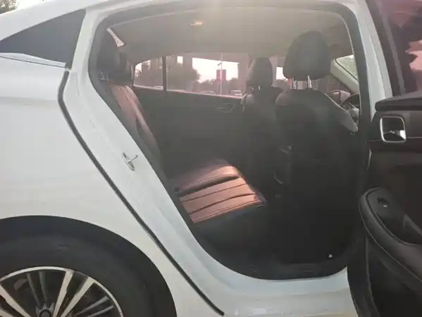 Roewe i5 2019