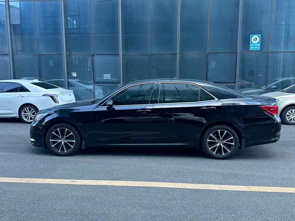 Toyota Crown 2019 — фото 4