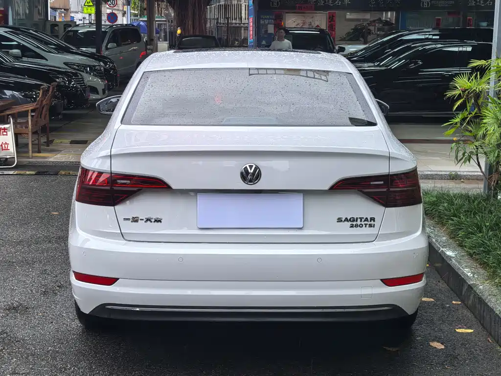 Volkswagen Sagitar 2020