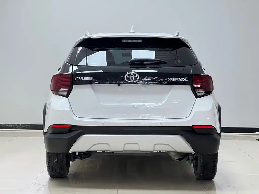 Toyota Yaris L 2023