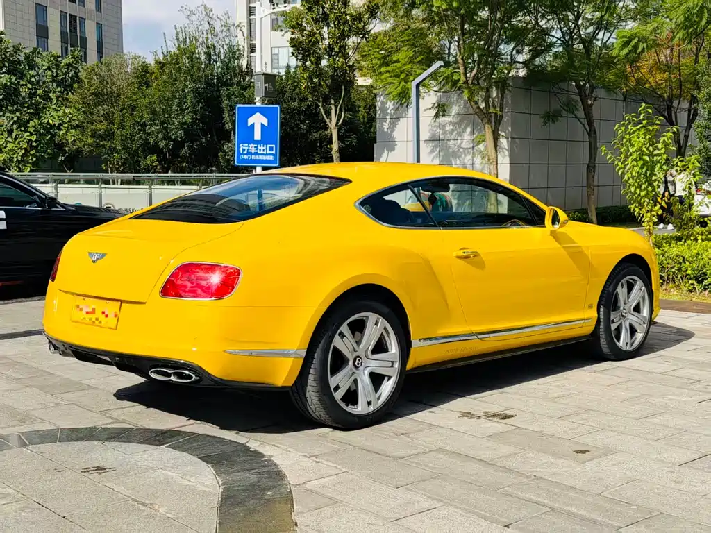 Bentley Continental 2018 — фото 10