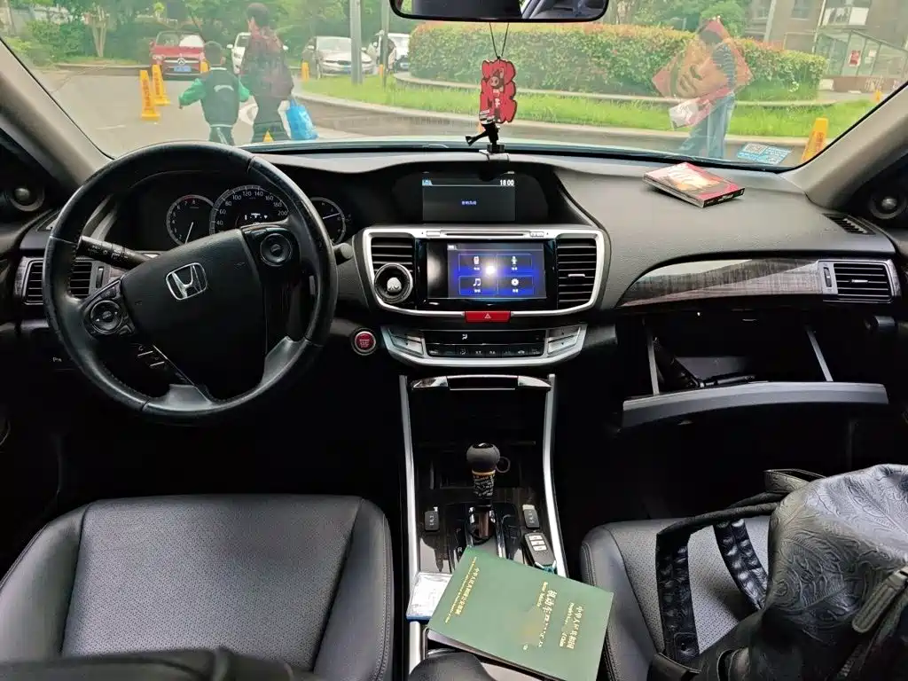 Honda Accord 2016 — фото 13
