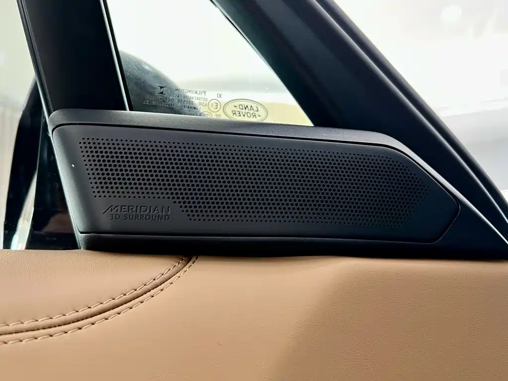 Land Rover Range Rover 2023 — фото 28
