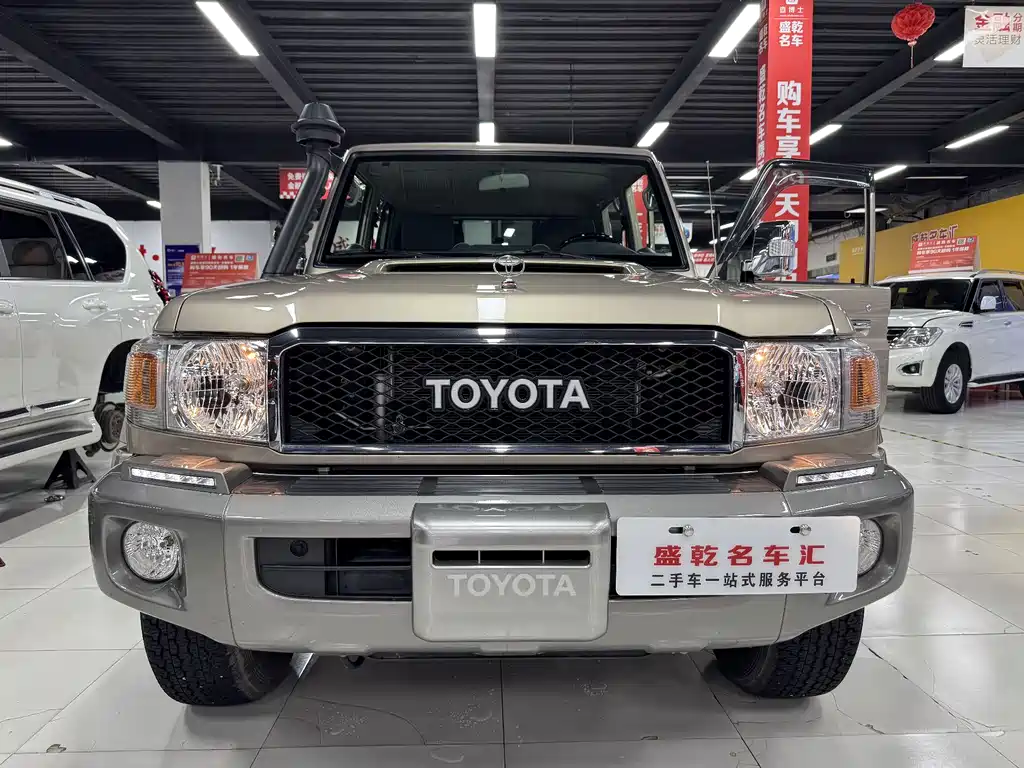 Toyota Land Cruiser 2020 — фото 7