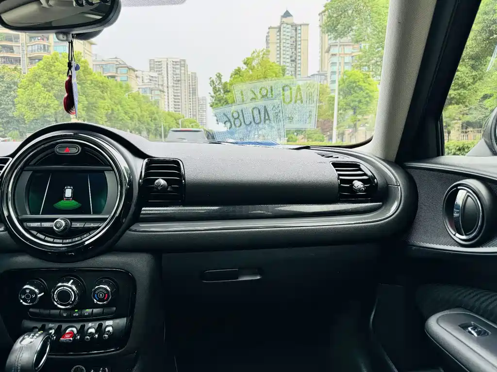 MINI Clubman 2018 — фото 10