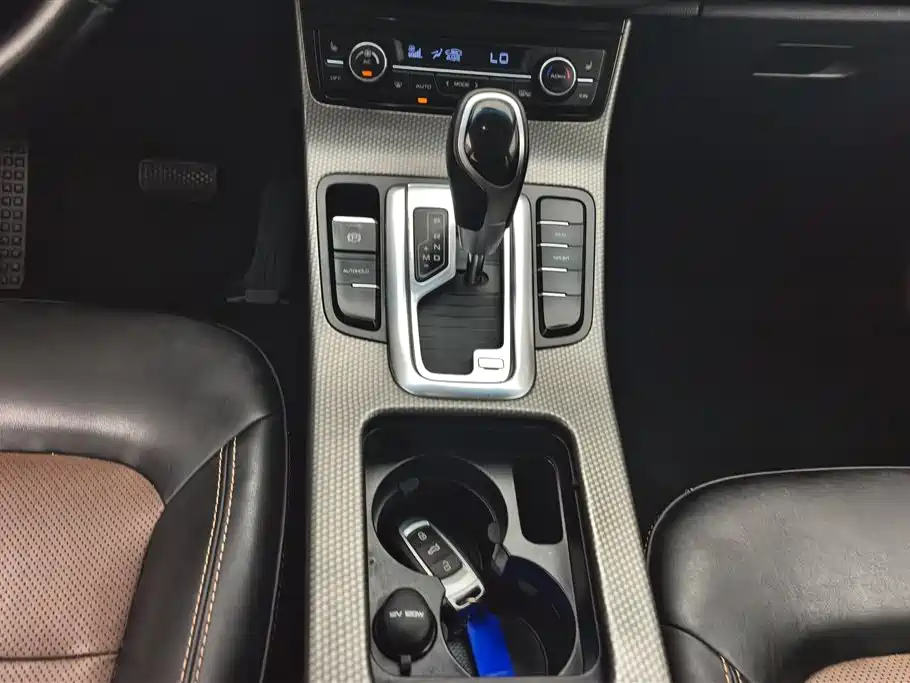Geely Emgrand GS 2016 — фото 16
