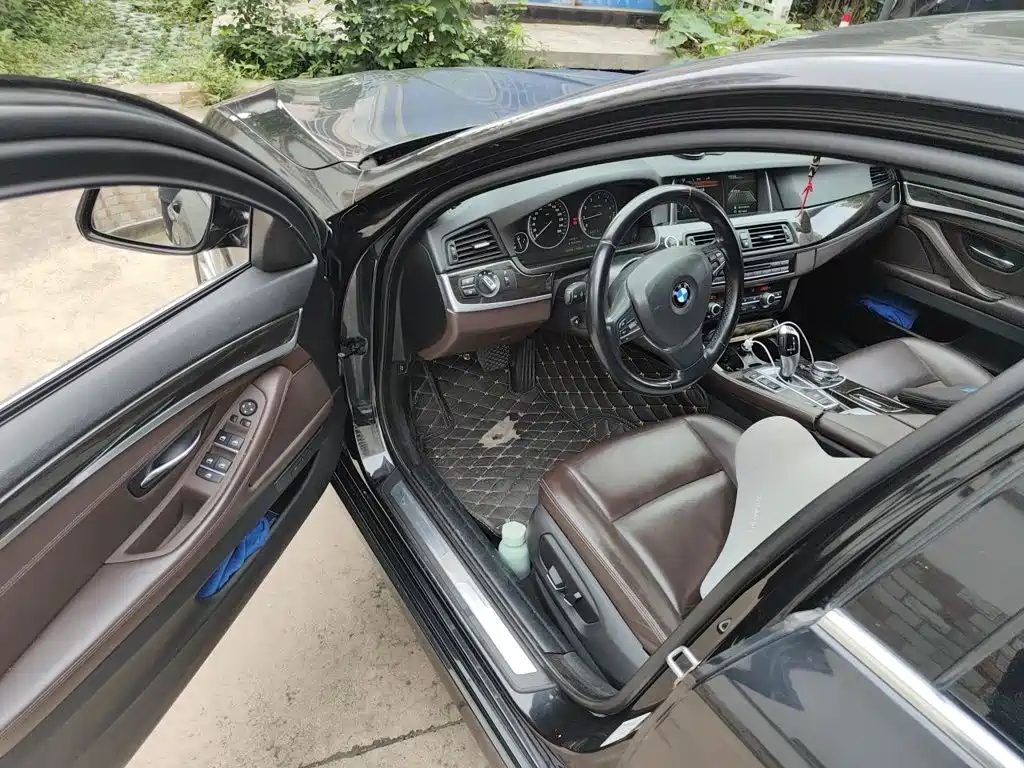 BMW 5 Series 2015 — фото 14