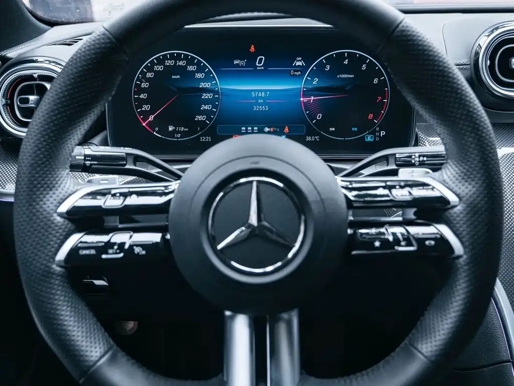 Mercedes-Benz C-Class 2024 — фото 24