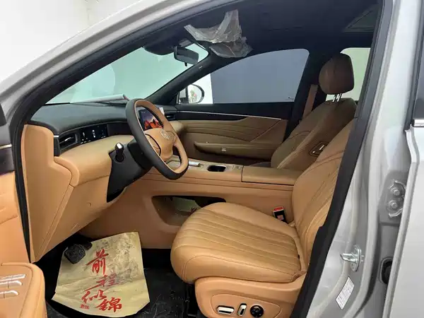 Dongfeng Fengshen L8 2025