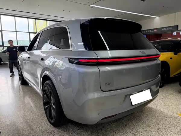 Li Auto L8 2024