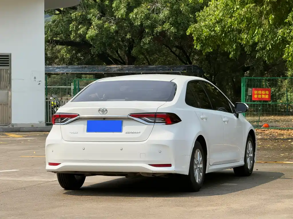Toyota Corolla 2021 — фото 15