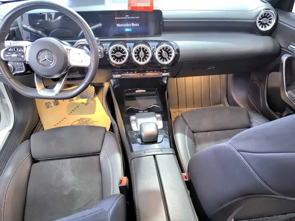 Mercedes-Benz A-Class 2023 — фото 8