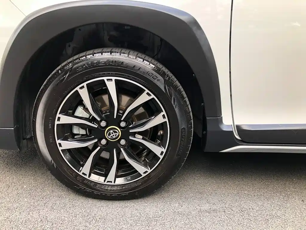 Toyota Yaris L 2020 — фото 14