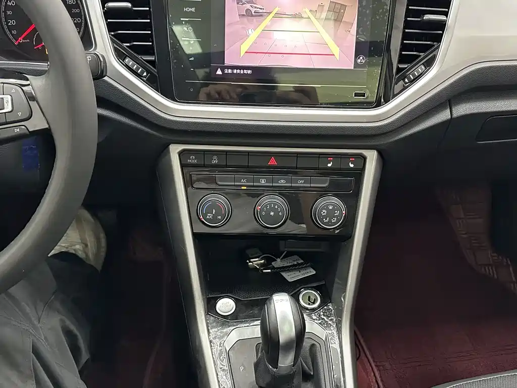 Volkswagen T-Roc 2022 — фото 14