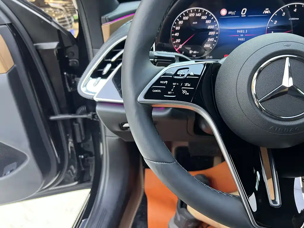 Mercedes-Benz E-Class 2025 — фото 11