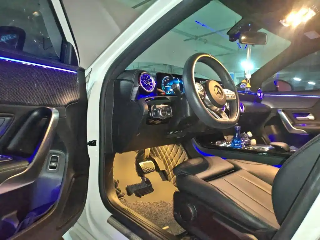Mercedes-Benz A-Class 2022 — фото 12