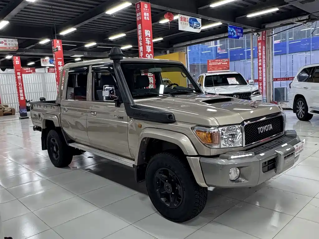 Toyota Land Cruiser 2020 — фото 2