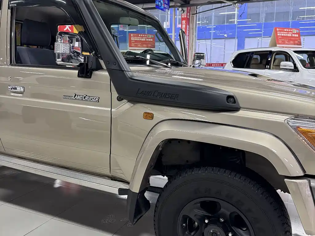 Toyota Land Cruiser 2020 — фото 8