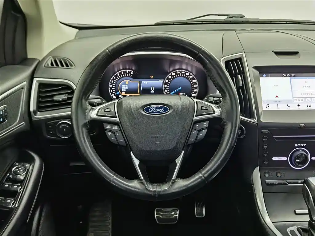 Ford Edge 2016 — фото 11