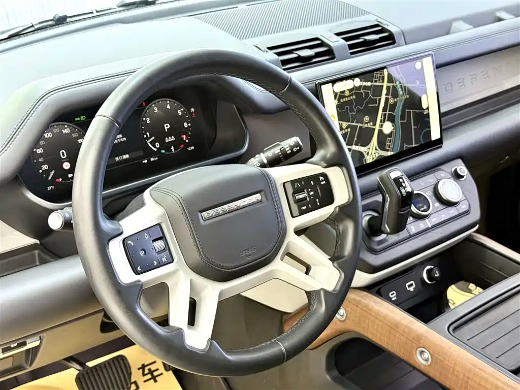 Land Rover Defender 2023 — фото 15