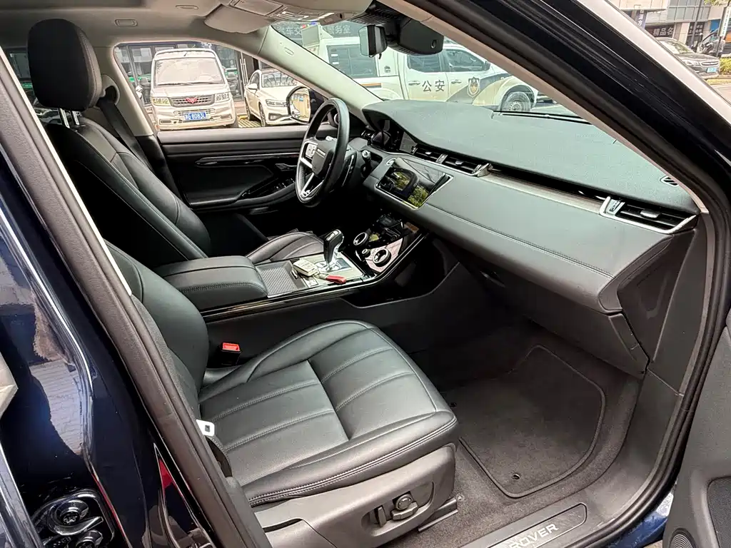 Land Rover Evoque 2022 — фото 11