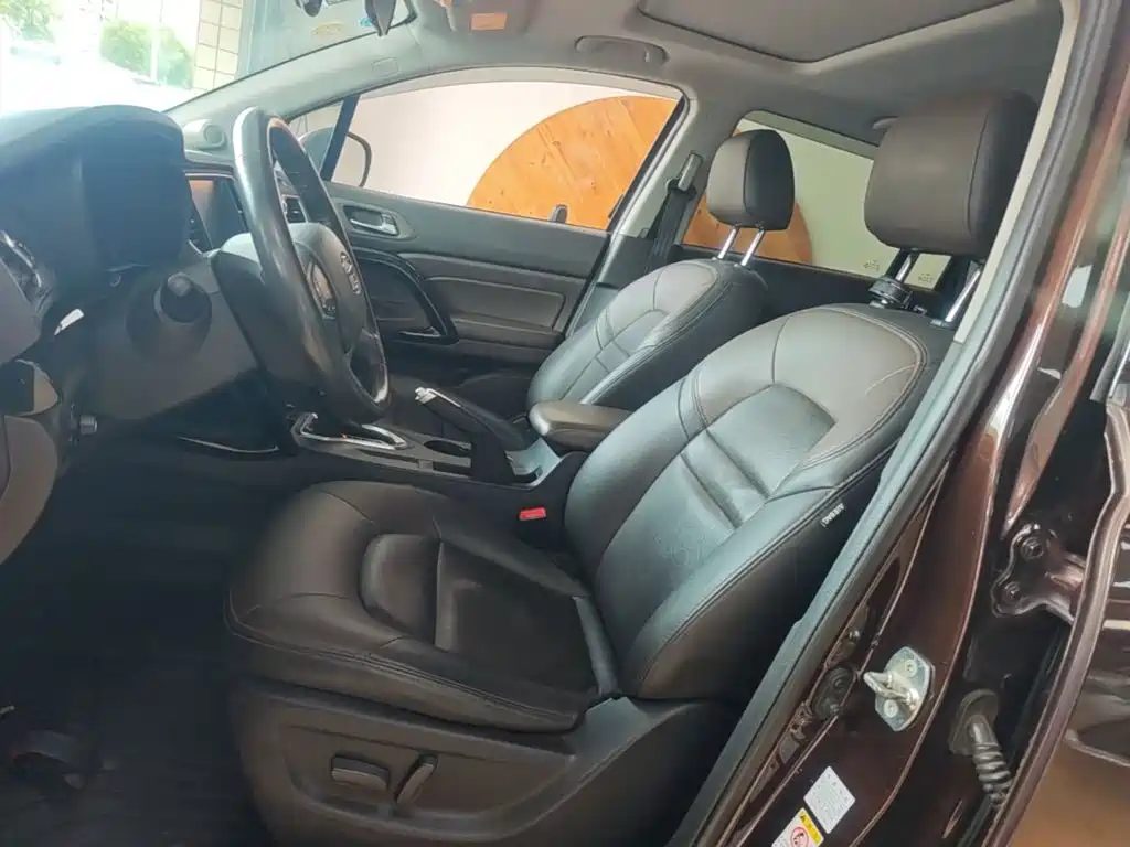 GAC Trumpchi GS4 2015 — фото 15