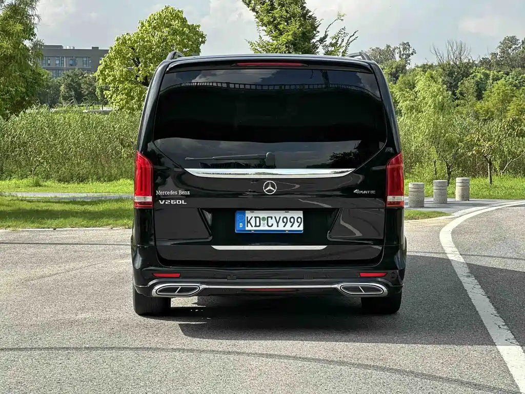 Mercedes-Benz V-Class 2021 — фото 23