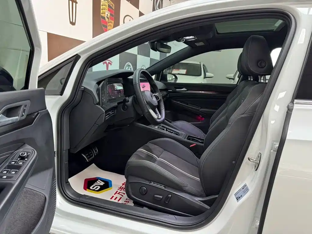 Volkswagen Golf 2023
