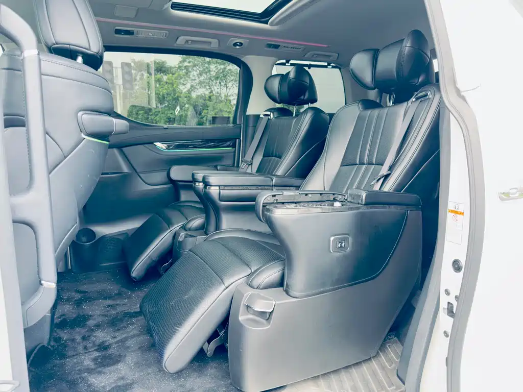 Toyota Vellfire 2020 — фото 12