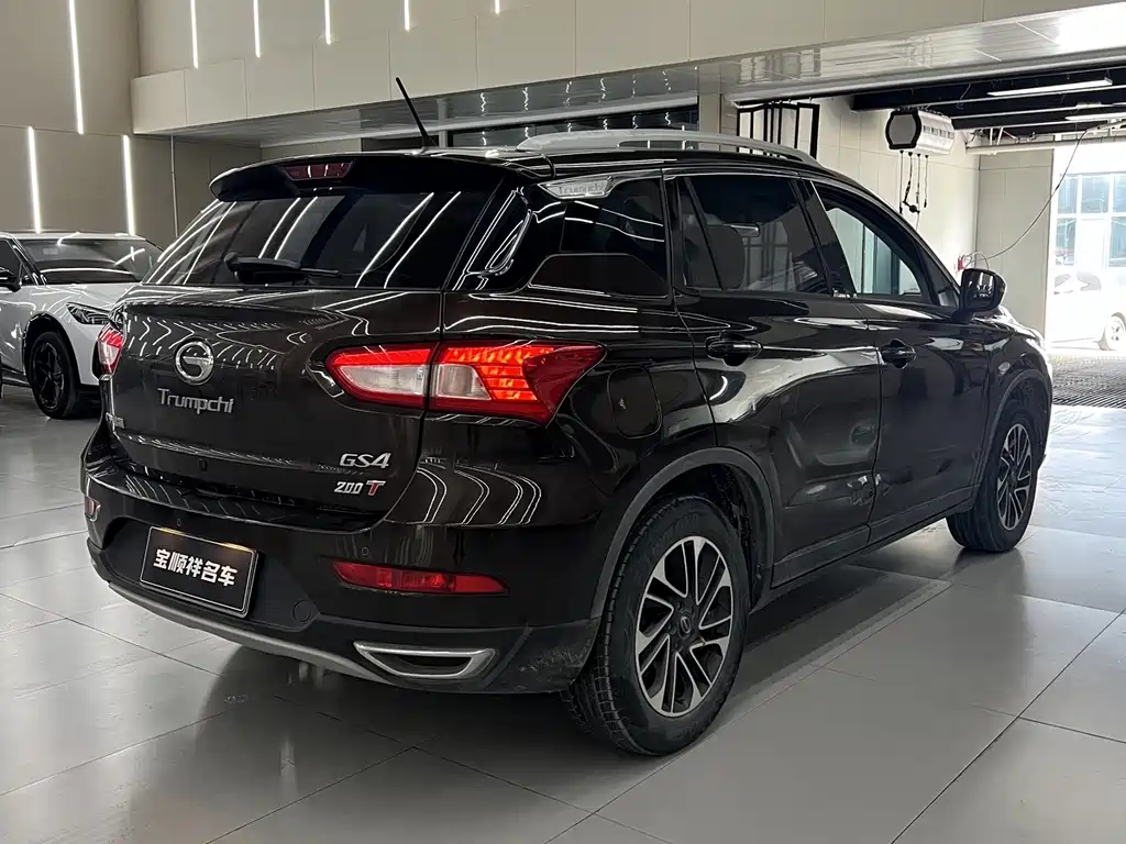 GAC Trumpchi GS4 2016 — фото 3