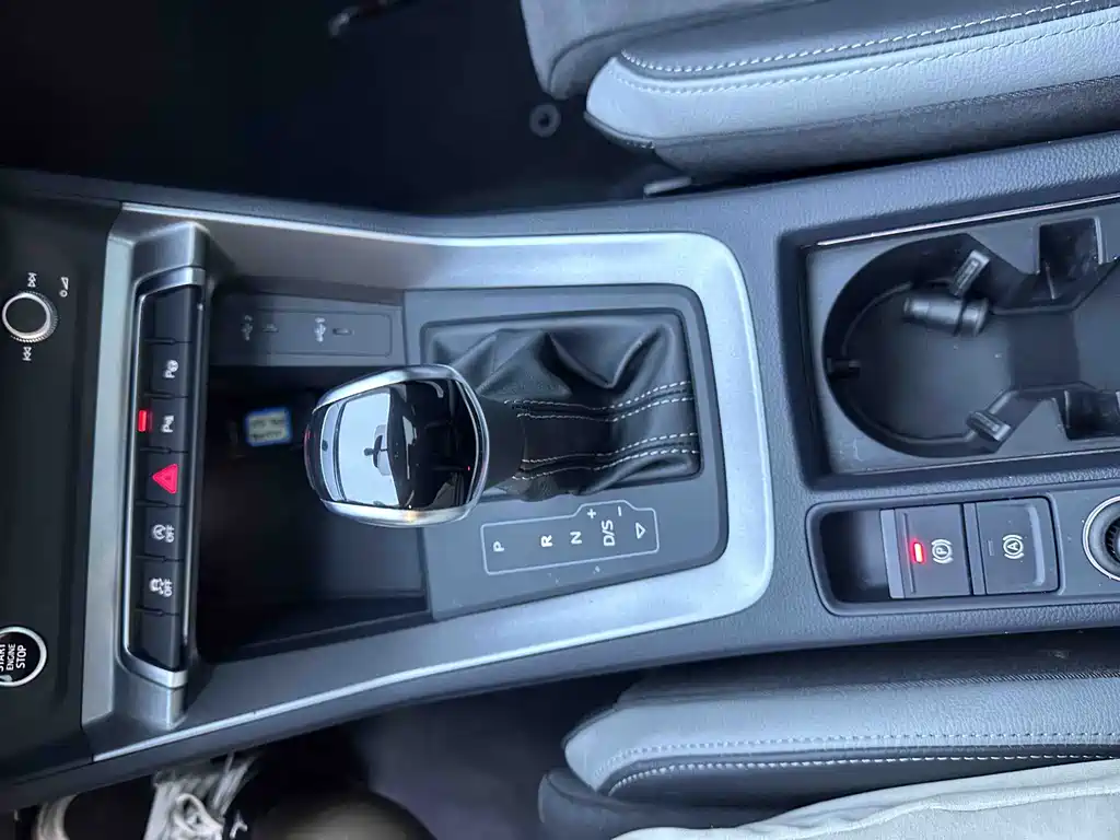 Audi Q3 2023 — фото 13
