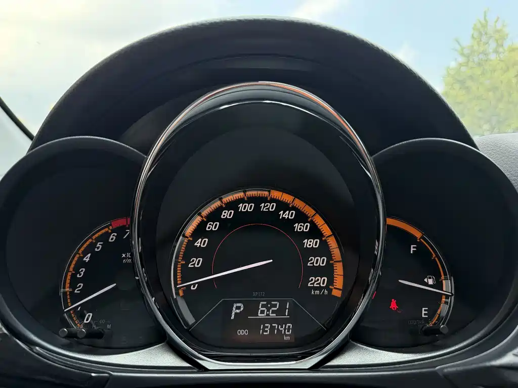 Toyota Yaris L 2022 — фото 10