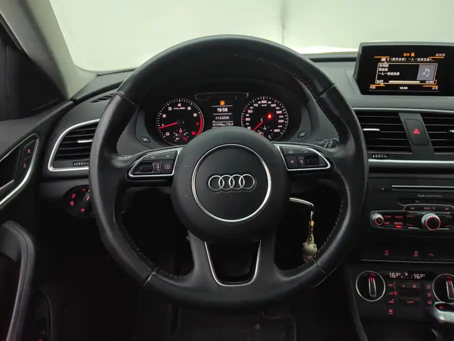 Audi Q3 2018 — фото 15