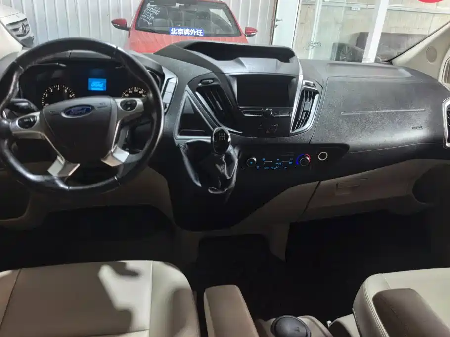 Ford Tourneo 2016 — фото 12