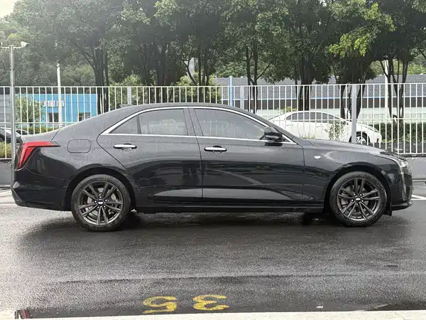 Cadillac CT4 2023