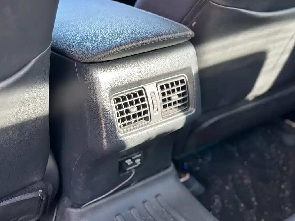 Toyota Camry 2018 — фото 10