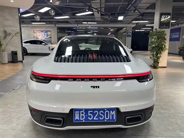 Porsche 911 2023