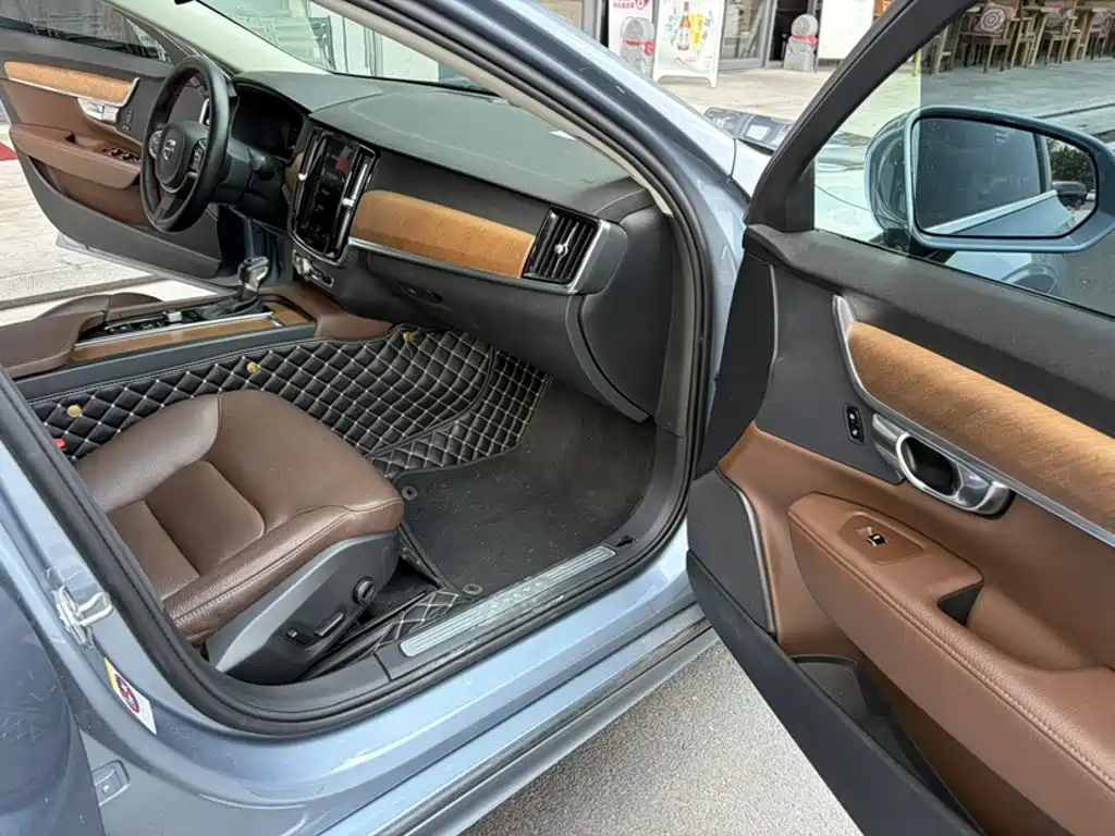 Volvo S90 2018 — фото 13