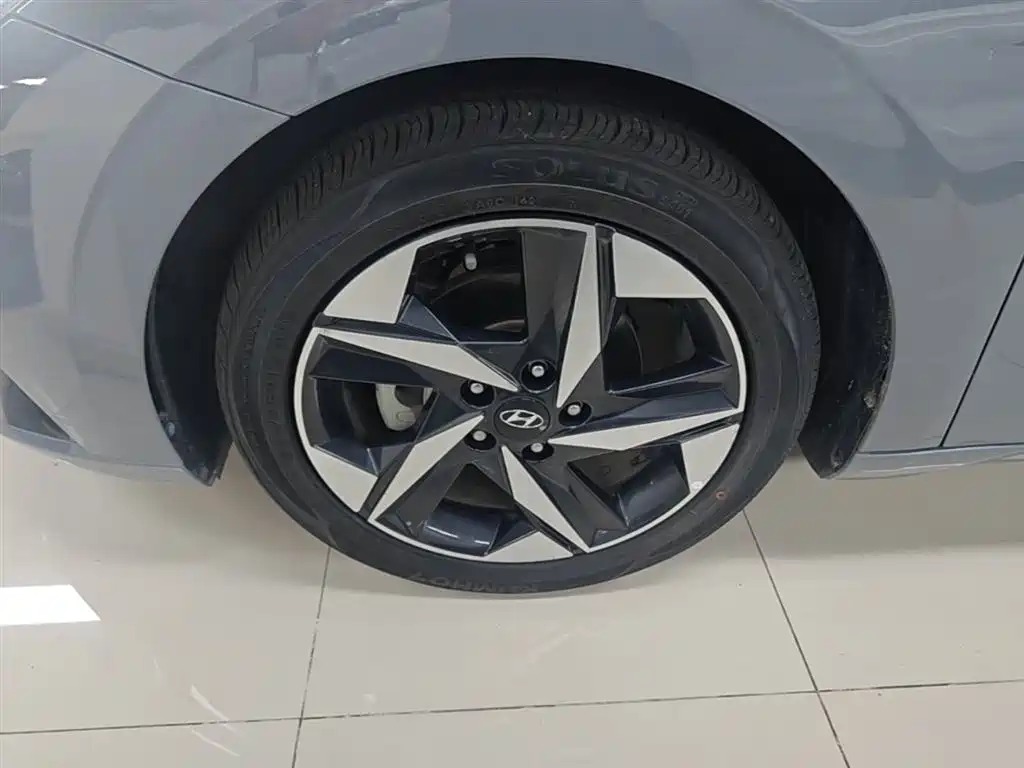 Hyundai Elantra 2021 — фото 23