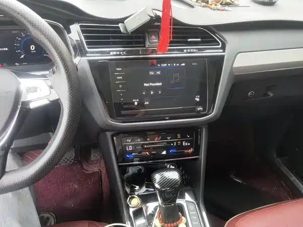 Volkswagen Tiguan L Plug-In Hybrid 2020